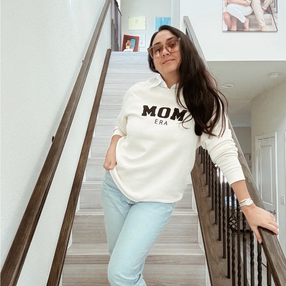 White 'MOM ERA' Sweatshirt - Picture 2 of 4